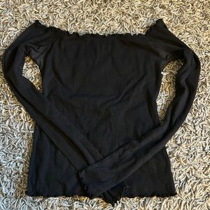 size medium hollister off the shoulder long sleeve